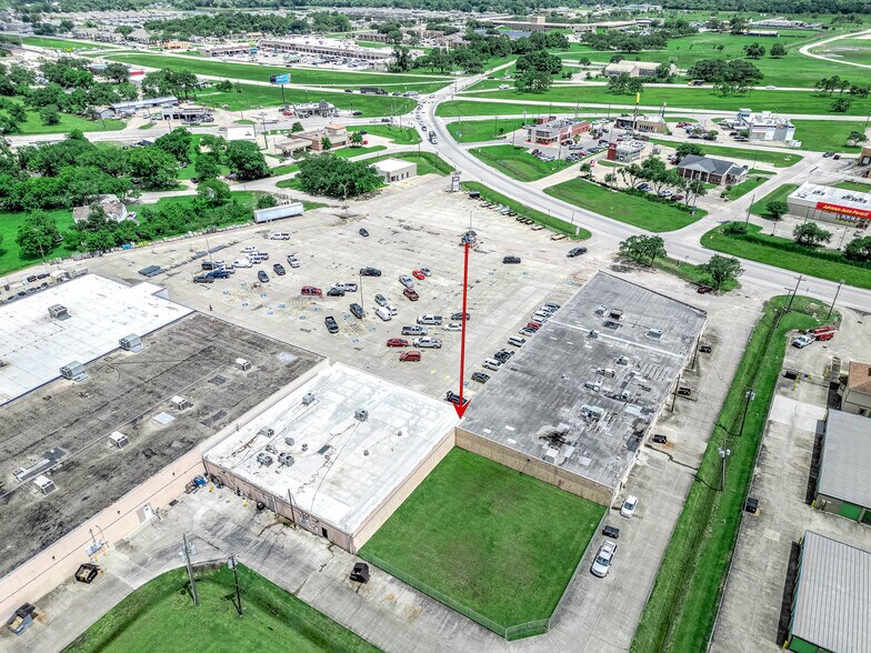 More Photos Of 1200-1232 FM 1462 Rd, Alvin Storefront For Lease