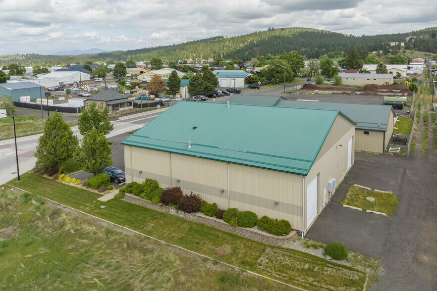 More Photos Of 3606 E Wellesley Ave, Spokane Service For Lease