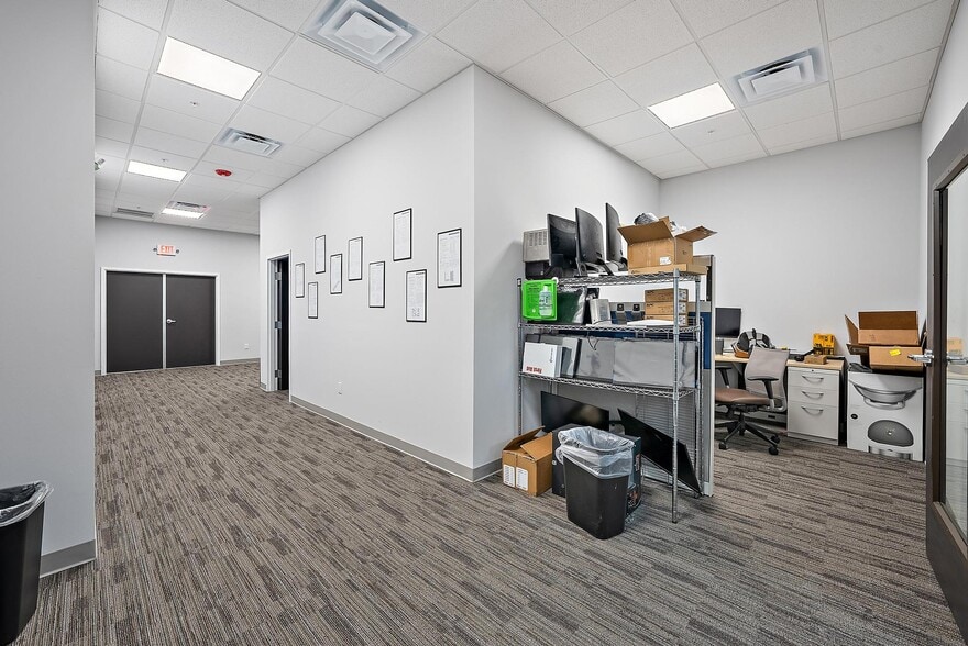 More Photos Of 3126 Jupiter Park Dr, Jupiter Warehouse For Lease