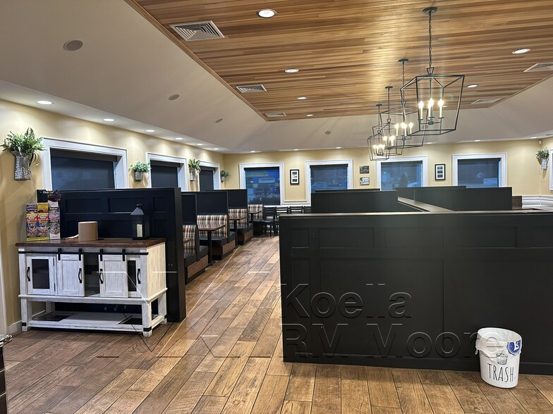More Photos Of 10321 Chapman Hwy, Seymour Restaurant For Sale