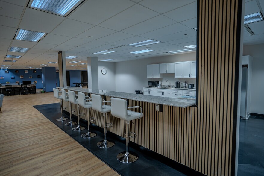 More Photos Of 901 Tower Dr, Troy Coworking Space