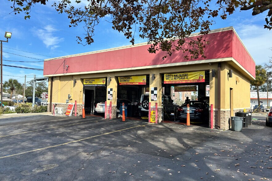 Primary Photo Of 2502 W Kennedy Blvd, Tampa Auto Repair For Sale