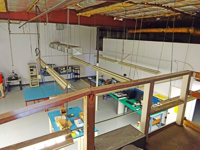 More Photos Of 916 Commercial St, Palo Alto Warehouse For Lease