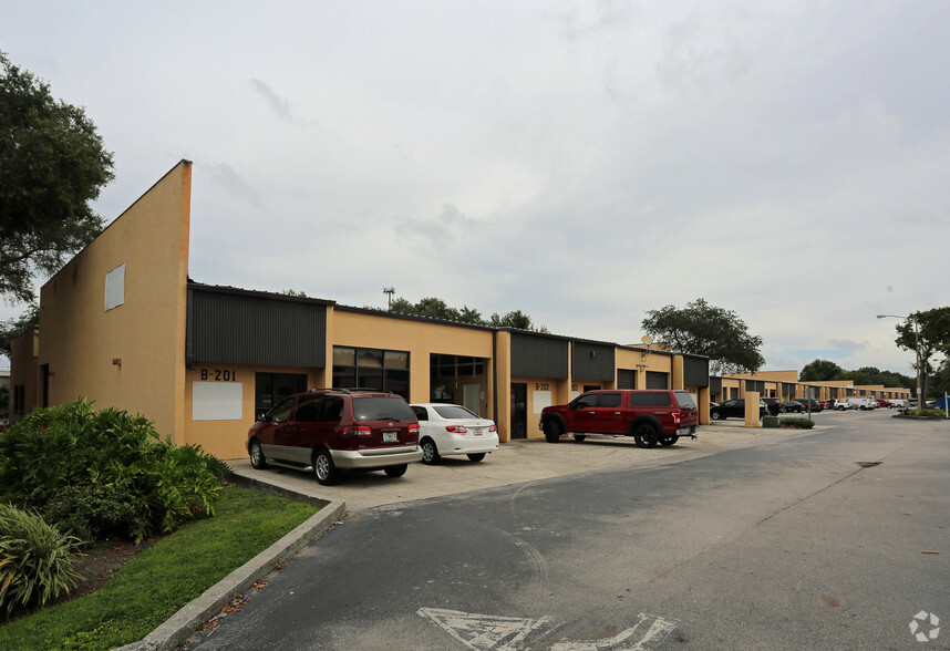 Primary Photo Of 333 N Falkenburg Rd, Tampa Unknown For Lease