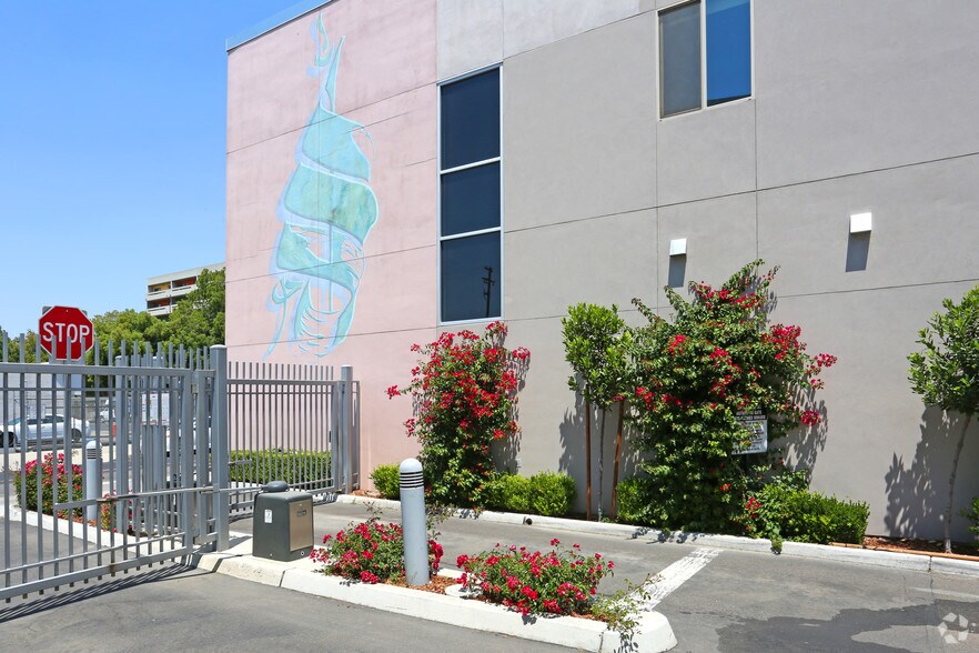 More Photos Of 1759 Fulton St, Fresno Apartments For Sale