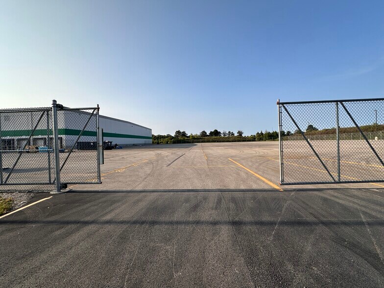 More Photos Of 9175 S Innovation Dr, Daleville Warehouse For Lease