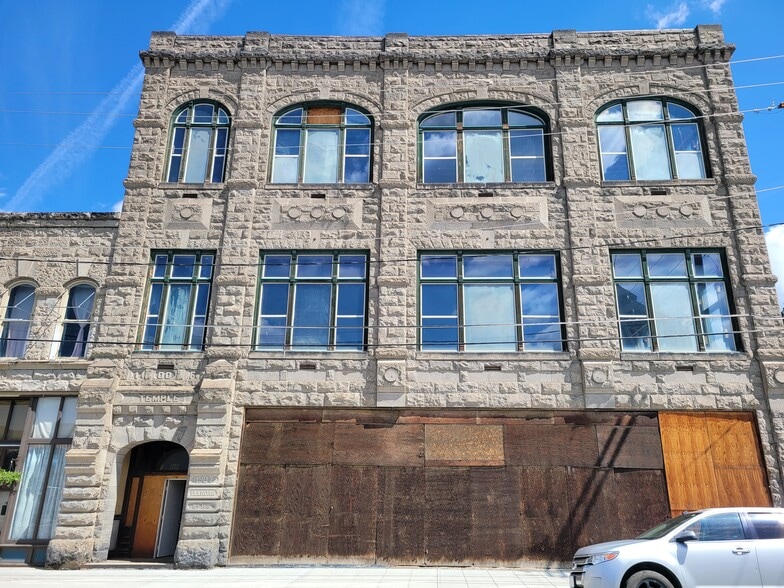 More Photos Of 1976 Valley St, Baker City Office Residential For Sale