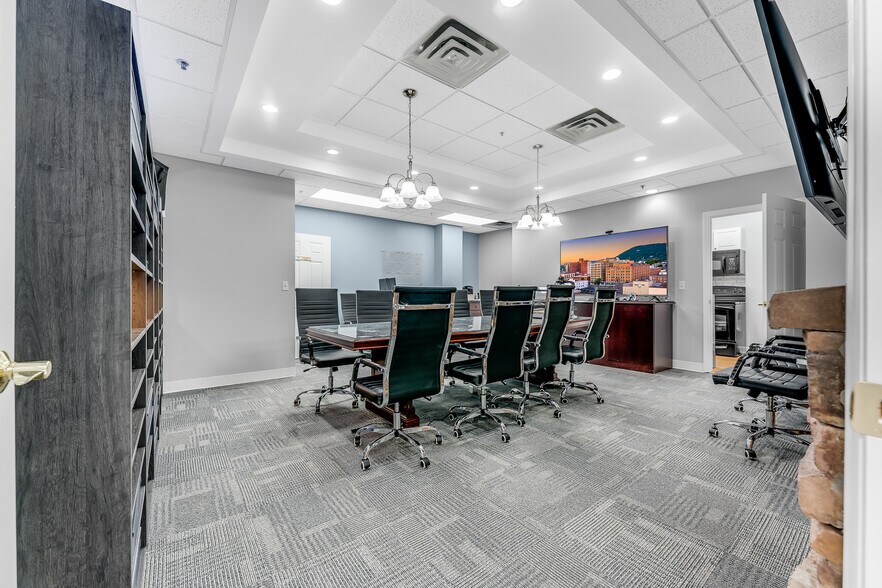 More Photos Of 6-10 Canyon Rd, Morgantown Loft Creative Space For Sale