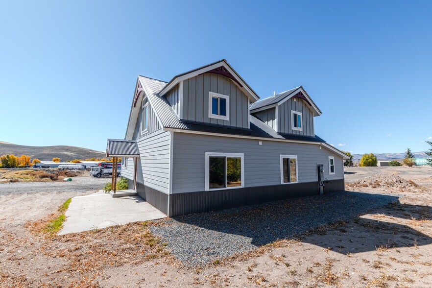 More Photos Of 43950 US Highway 50, Gunnison Flex For Sale