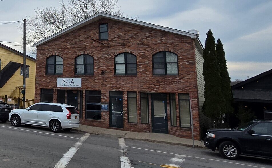 More Photos Of 1 Horseshoe Lake Rd, Kauneonga Lake Restaurant For Sale