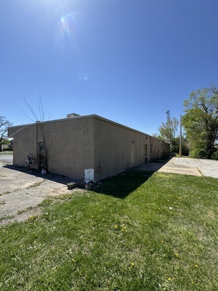More Photos Of 508-514 Main St, Grandview Bar For Lease