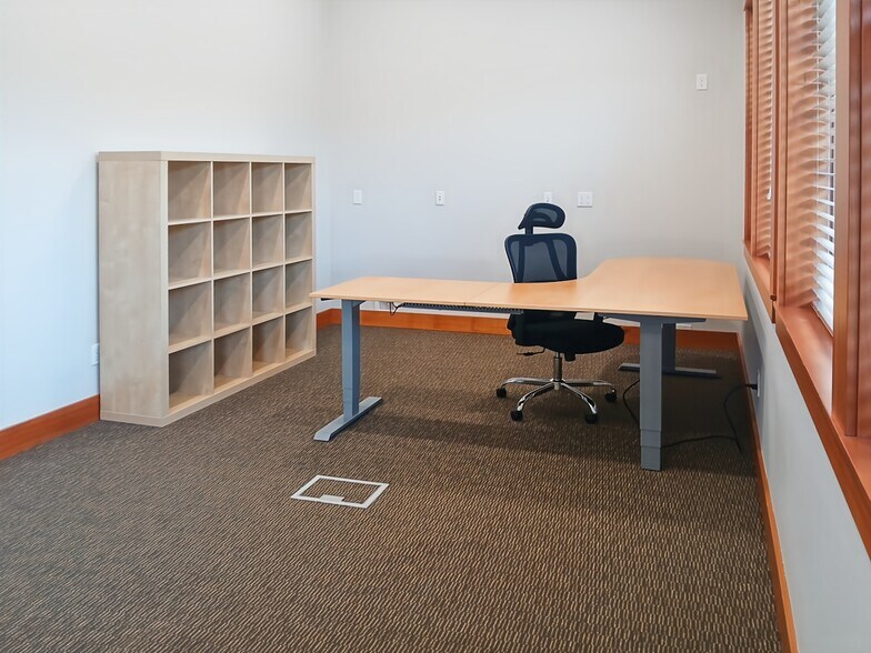 More Photos Of 3559 National Dr, Medford Coworking Space