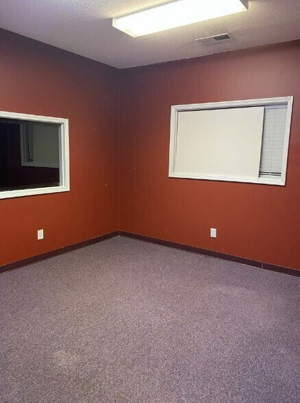 More Photos Of 251 Prism Dr, Carrollton Office For Lease