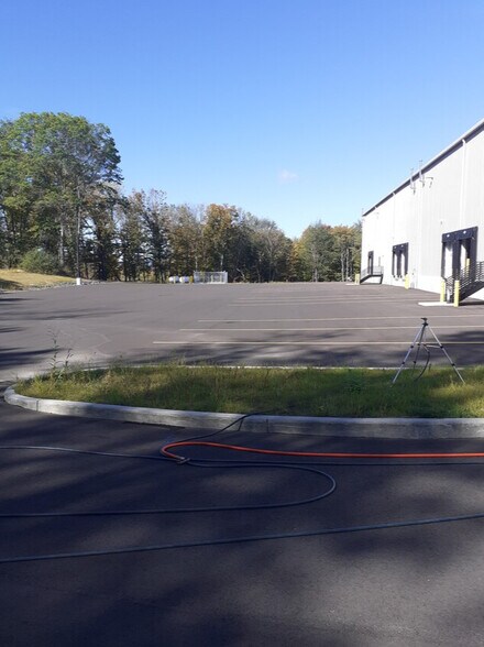 More Photos Of 2256 NY-17K, Montgomery Distribution For Sale