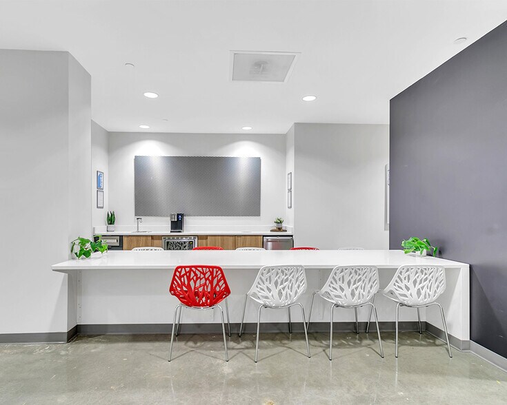 More Photos Of 4751 Best Rd, College Park Office For Lease