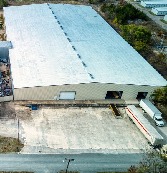 More Photos Of 600 Augustus St, Trenton Warehouse For Lease