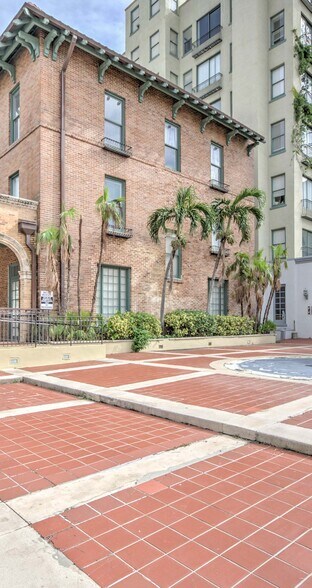 More Photos Of 2310 First St, Fort Myers Loft Creative Space For Lease