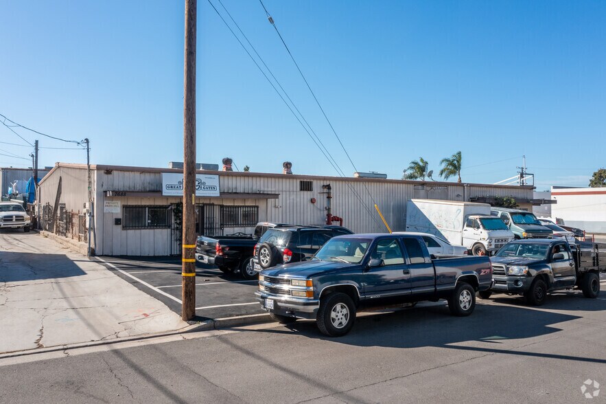 7671 Liberty Dr, Huntington Beach, CA 92647 Warehouse For Sale
