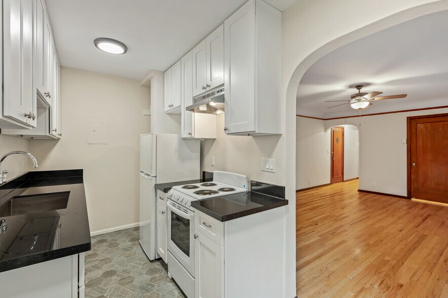 More Photos Of , Seattle Multifamily For Sale