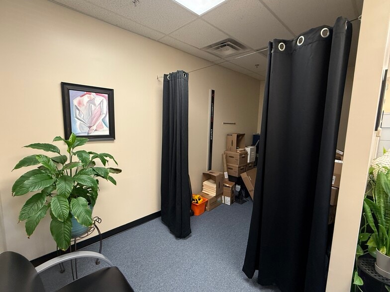 More Photos Of 13880 Braddock Rd, Centreville Medical For Sale