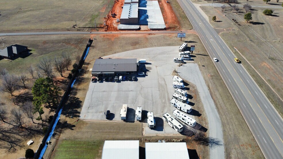 More Photos Of 2830 NW 32nd St, Newcastle Office For Sale