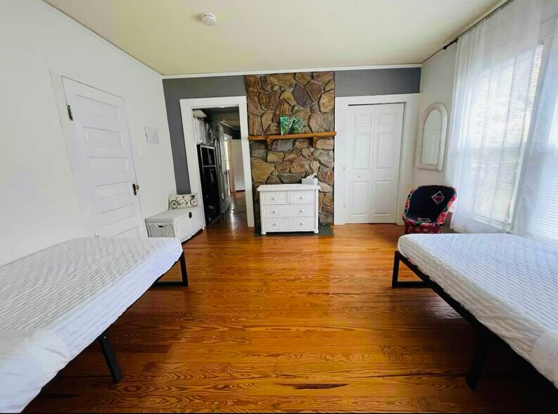 More Photos Of 308 N Main St, Travelers Rest Office For Sale