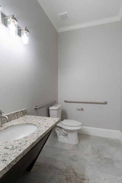 More Photos Of 12414 Spring Cypress Rd, Tomball Medical For Sale