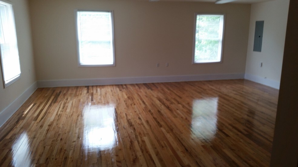 More Photos Of 2850 N Route 23, Newfoundland General Retail For Lease