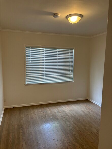 More Photos Of 5005 Cahuenga Blvd, North Hollywood Apartments For Sale