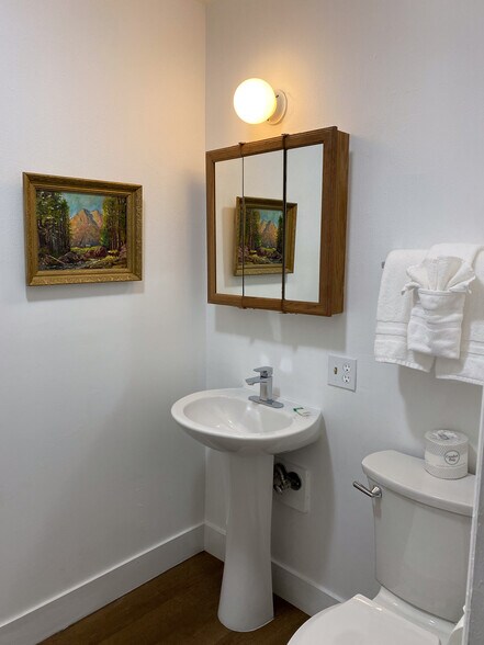 More Photos Of 2044 E Van Buren, Eureka Springs Hotel For Sale