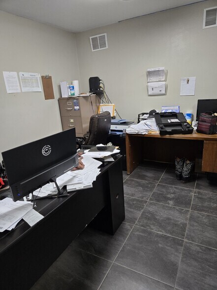 More Photos Of 6414 E Houston Rd, Houston Office For Lease