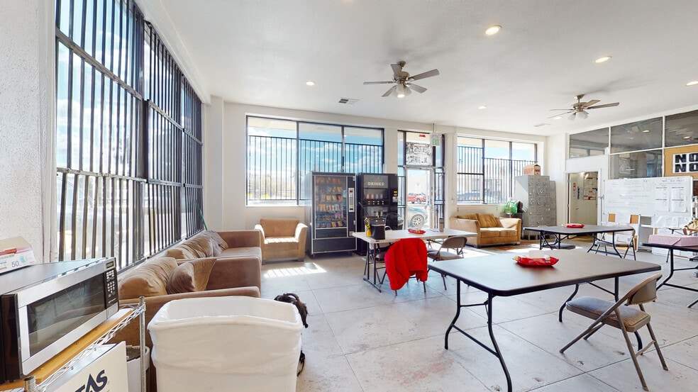 More Photos Of 415 E 10th St, Pittsburg Warehouse For Sale