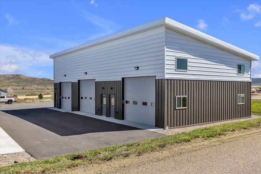 More Photos Of 453 Commerce St, Hayden Office For Sale