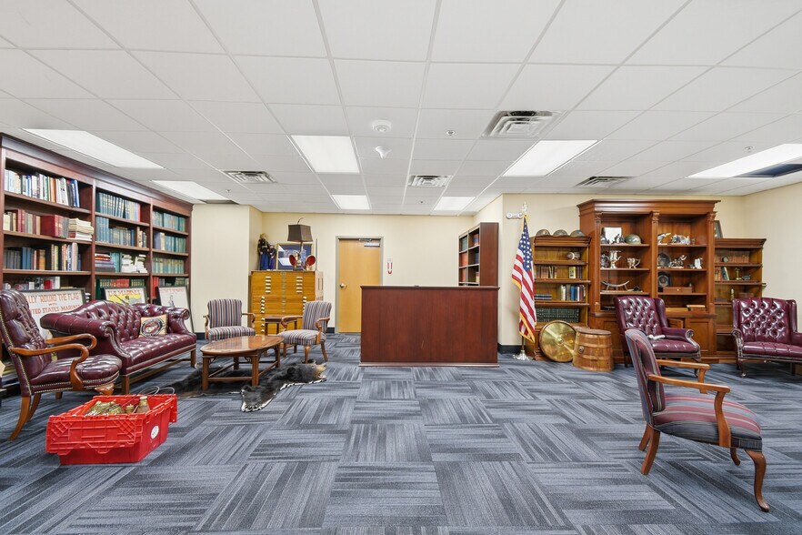 More Photos Of 233 E Bay St, Jacksonville Office For Sale