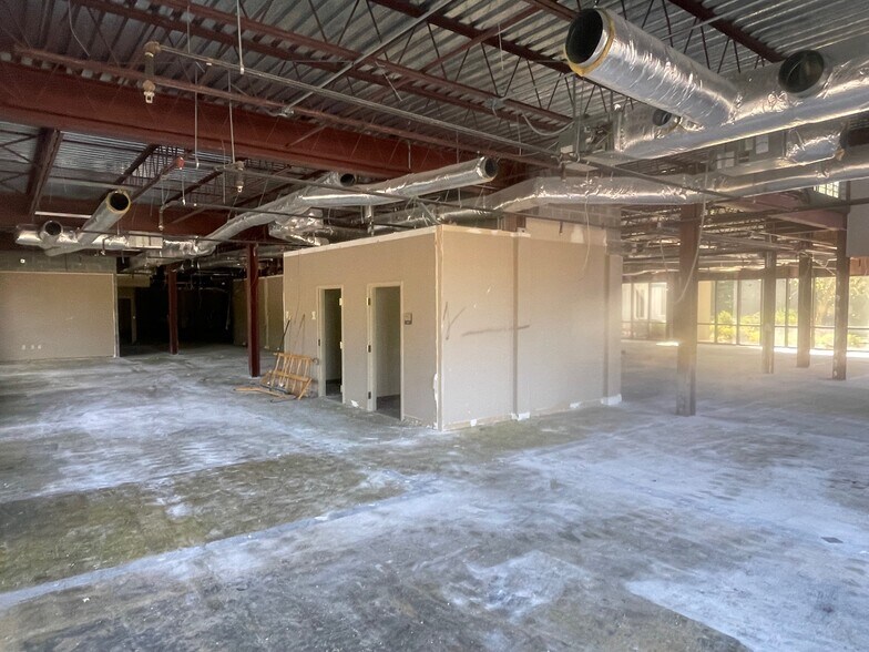 More Photos Of 177 Technology Pky, Auburn Light Manufacturing For Sale