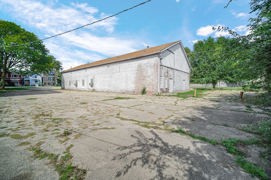 More Photos Of 4727 S Wabash Ave, Chicago Religious Facility For Sale