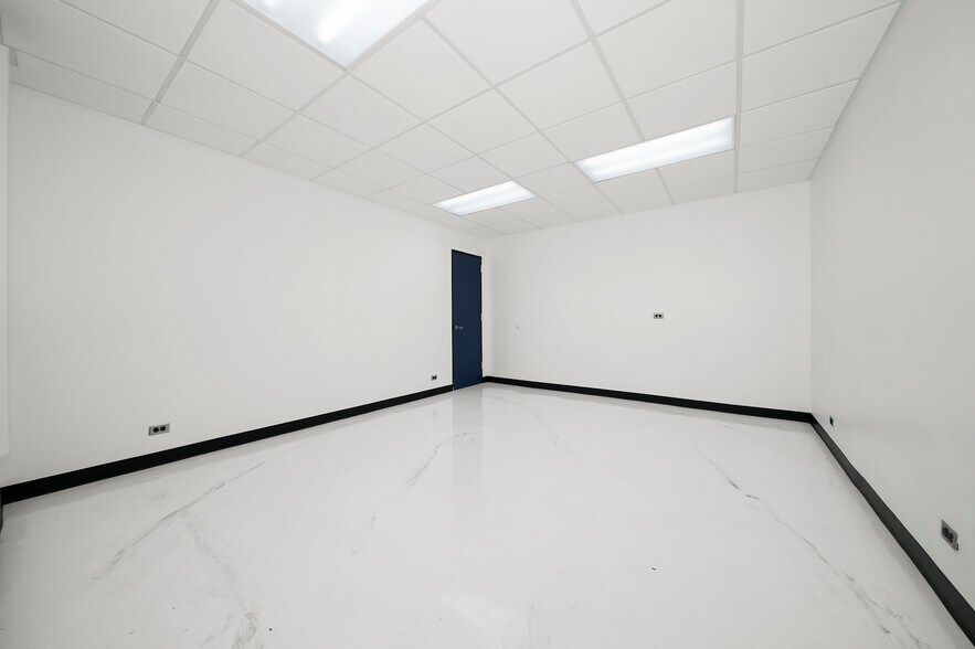 More Photos Of 9050 W 81st St, Justice Medical For Lease