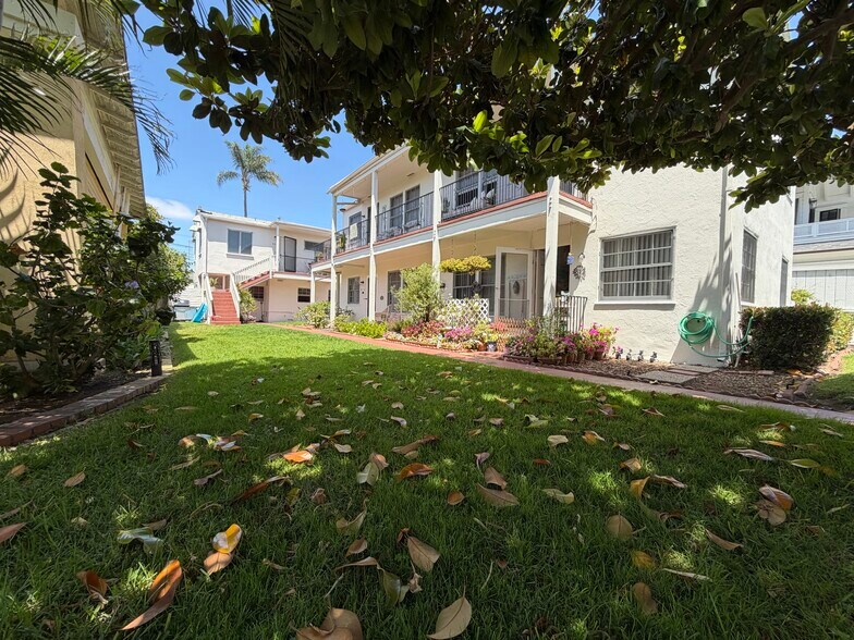 More Photos Of 812-820 E Ave, Coronado Apartments For Sale