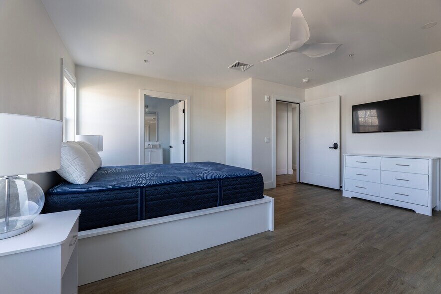 More Photos Of 85 Ocean Ave, New Shoreham Restaurant For Sale