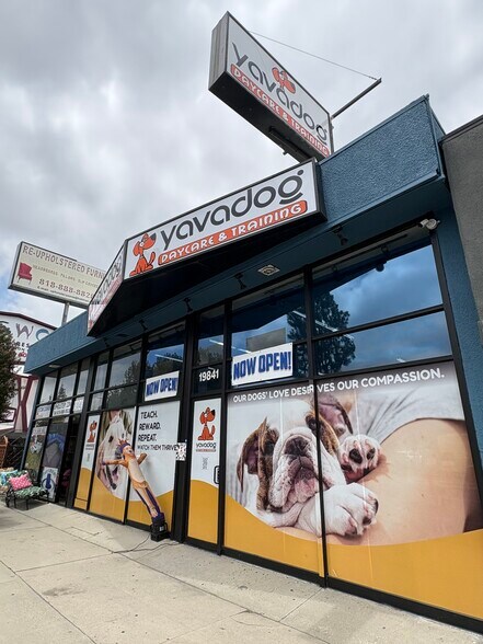 More Photos Of 19841-19845 Ventura Blvd, Woodland Hills Storefront For Lease