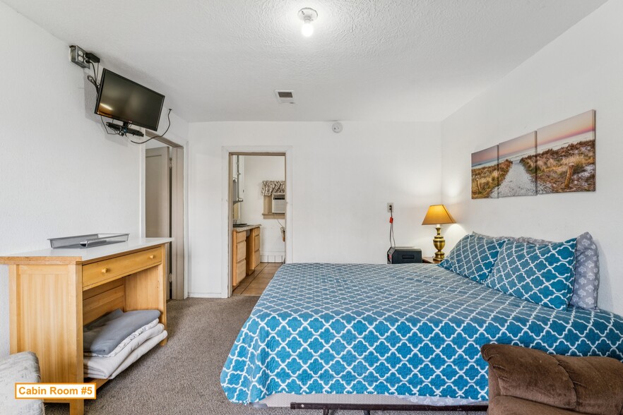 More Photos Of 110 Washington St, Huntington Hospitality For Sale