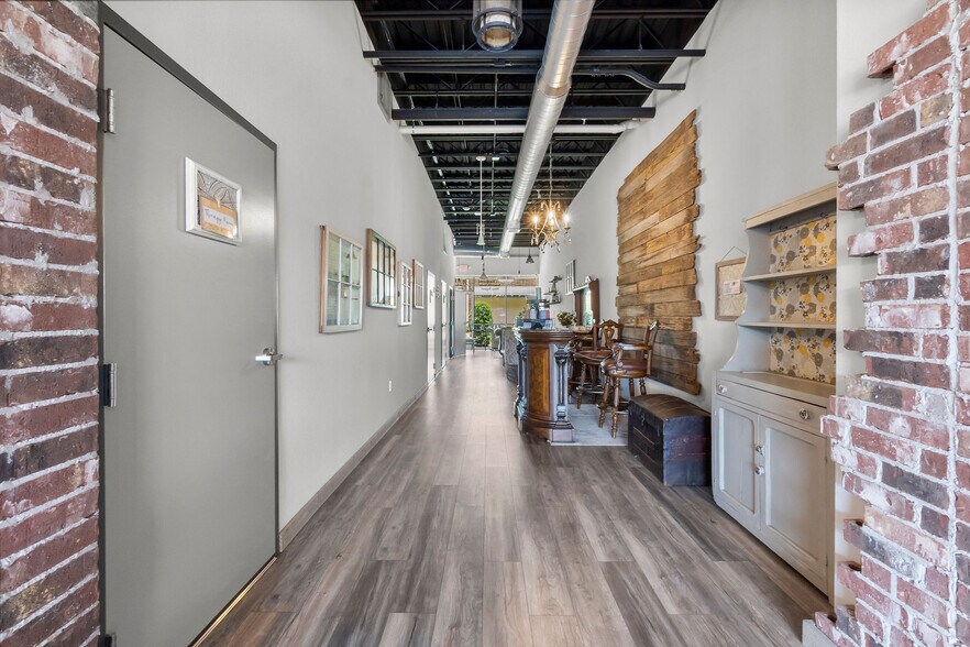 More Photos Of 525 Woodland Square Blvd, Conroe Coworking Space