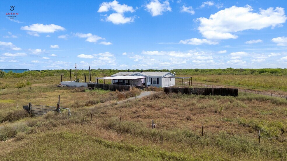 More Photos Of 833 County Road 583, La Coste Research And Development For Sale