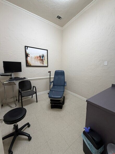 More Photos Of 1141 Keller Pky, Keller Medical For Lease