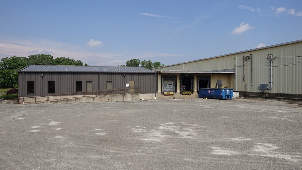 More Photos Of 964 Benton Rd, Salem Warehouse For Sale