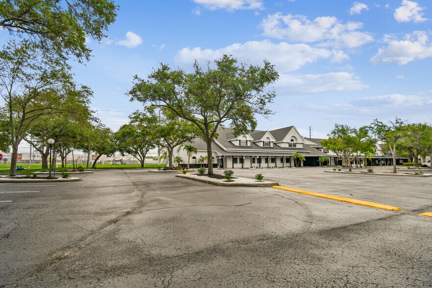 More Photos Of 300 E Bay Dr, Largo Office For Lease