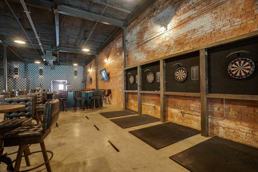 More Photos Of 809 Ohio Ave, Wichita Falls Bar For Sale
