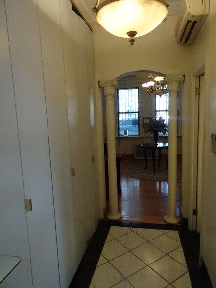 More Photos Of 935 Park Ave, New York Apartments For Lease