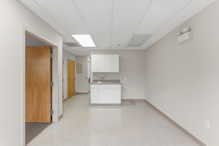 More Photos Of 2138 Mendon Rd, Cumberland Medical For Sale