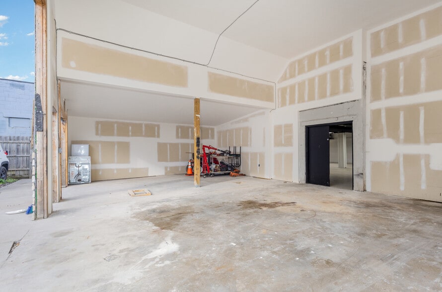 More Photos Of 6603 Dixie Hwy, Florence Freestanding For Sale